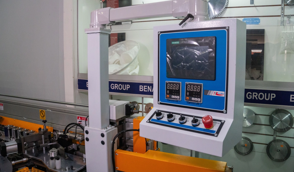 Enchapadora de cantos industrial 515AR para melamina y madera